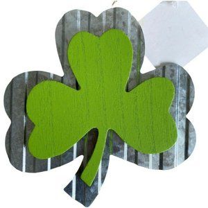 Green Shamrock Ornament Metal/Tin 5.79" x 6.30"